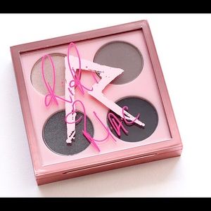 Rihanna MAC Eyeshadow Palette Smoked Cocoa